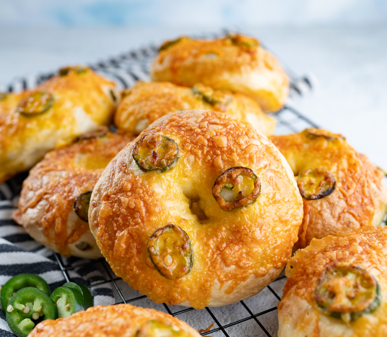 Savory cheddar cheese with a mild jalapeño kick. Great toasted or for sandwiches. **8 Bagels per Set**